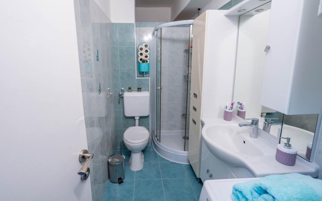 Apartman M Lägenhet Knin Exteriör bild