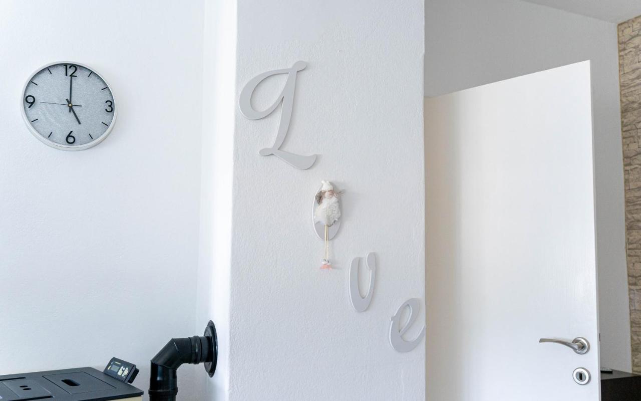 Apartman M Lägenhet Knin Exteriör bild