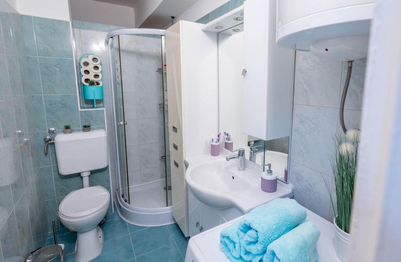 Apartman M Lägenhet Knin Exteriör bild